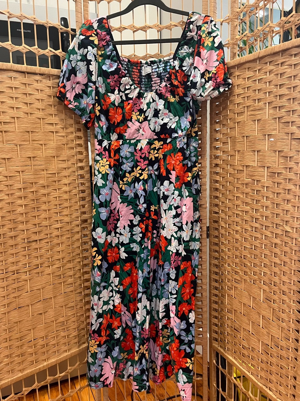 Old Navy Size Large Floral Puff-Sleeve Midi Dress - Black Floral Print